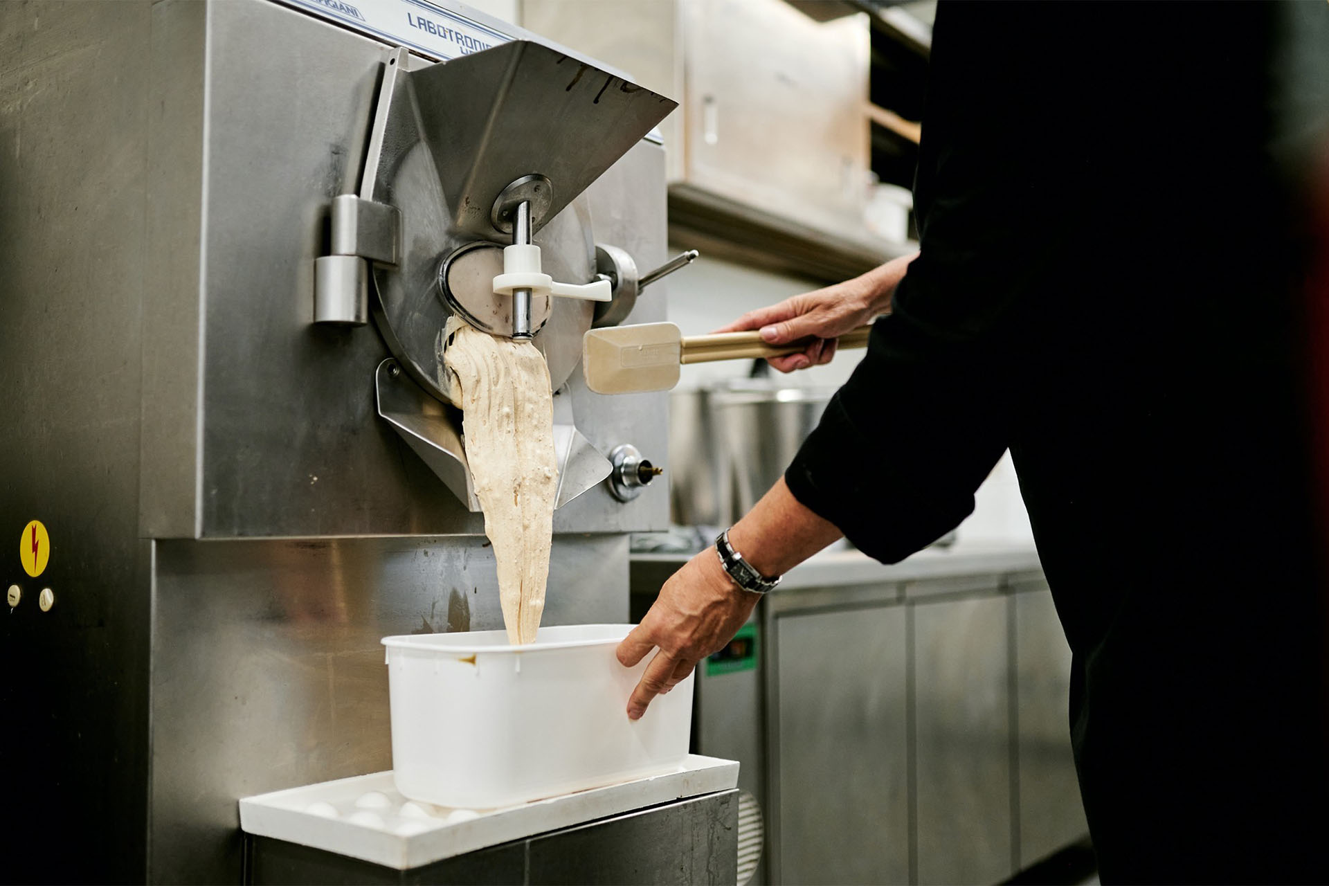 Préparation d'une glace en atelier